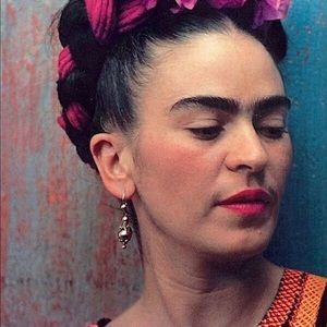 Meet your Posher, Captoria